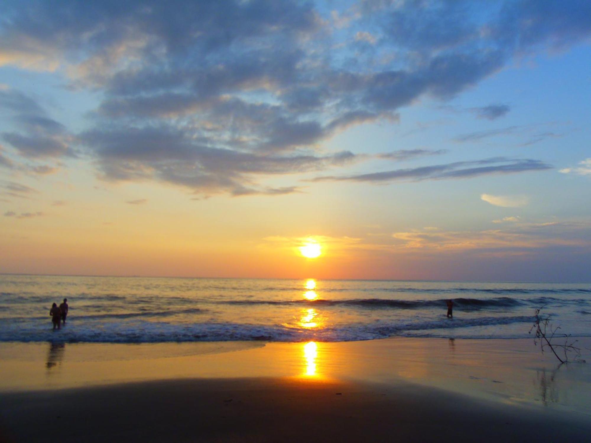 Bahia Del Sol - Ladrilleros Hotel บูเอนาเวนตูรา ภายนอก รูปภาพ